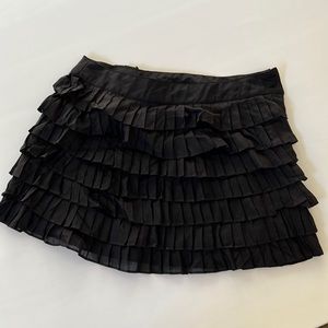Frilly pleated mini skirt w/ side zip (Small) 13” long